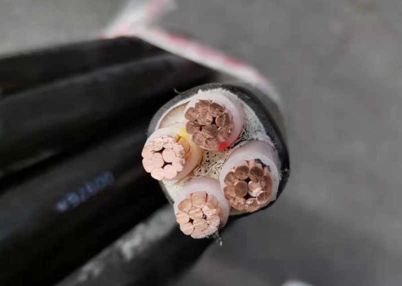 荔灣電纜廠(chǎng)家分享哪些因素是引起電力電纜起火呢？.jpg